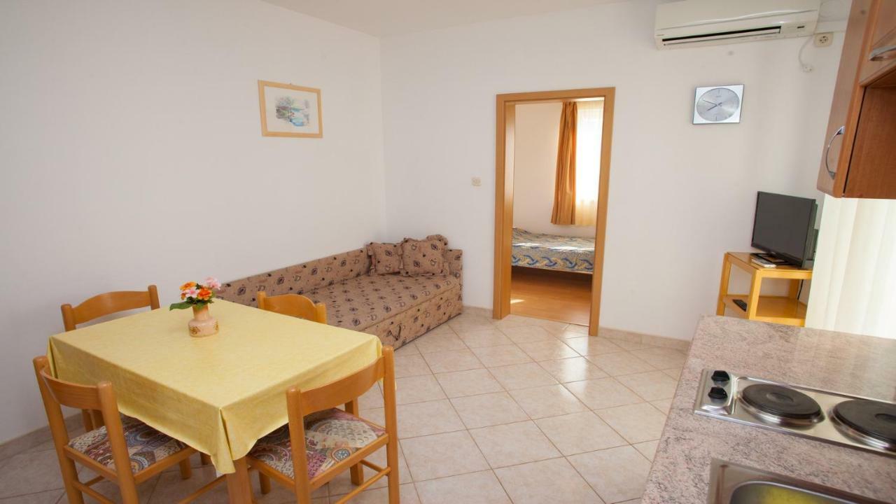 Apartments Basaca 帕格 外观 照片